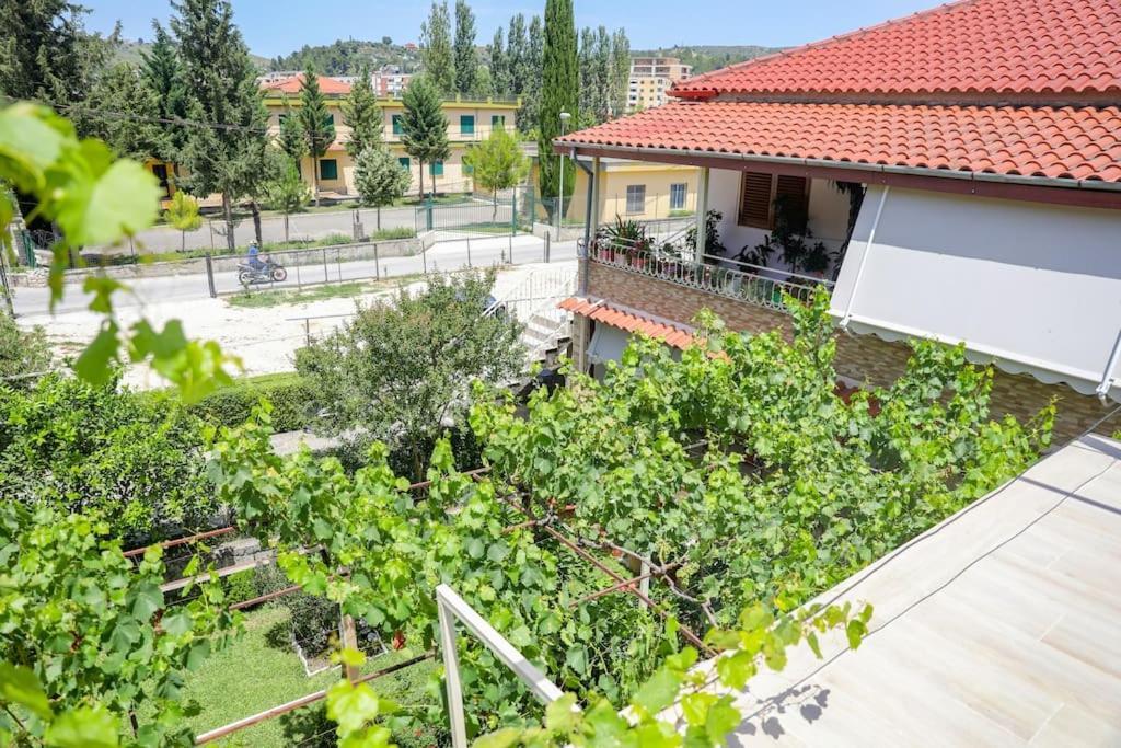 Cereni Guesthouse Berat Eksteriør billede