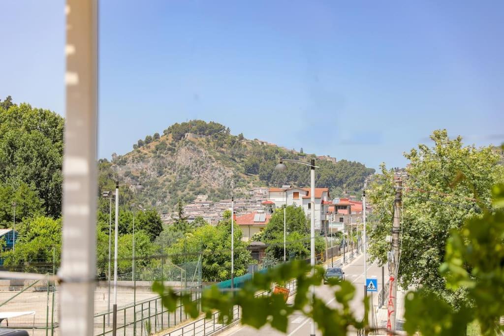 Cereni Guesthouse Berat Eksteriør billede